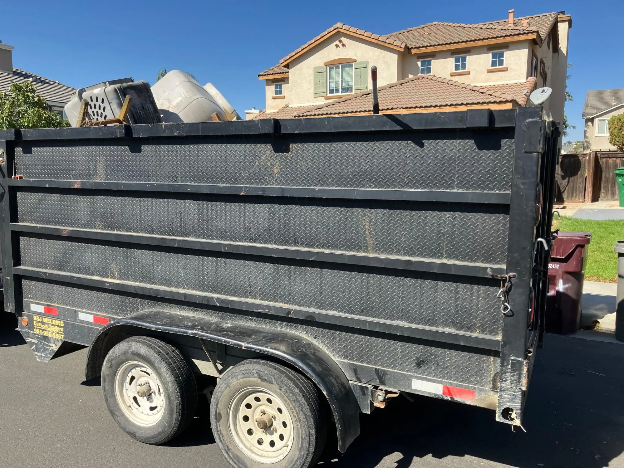 Scrap-Metal-Removal-220
